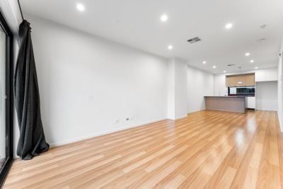 54 Steeplechase Avenue, St Clair - Photo 2