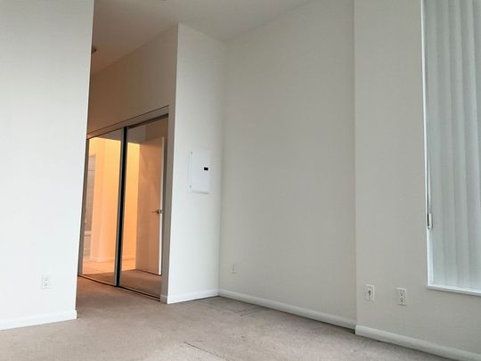 For Lease - 215 Fort York Boulevard Unit# 109, Toronto, Ontario - Photo 1