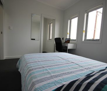 6-bedroom shared house / townhouse, Fifth Street - Photo 2