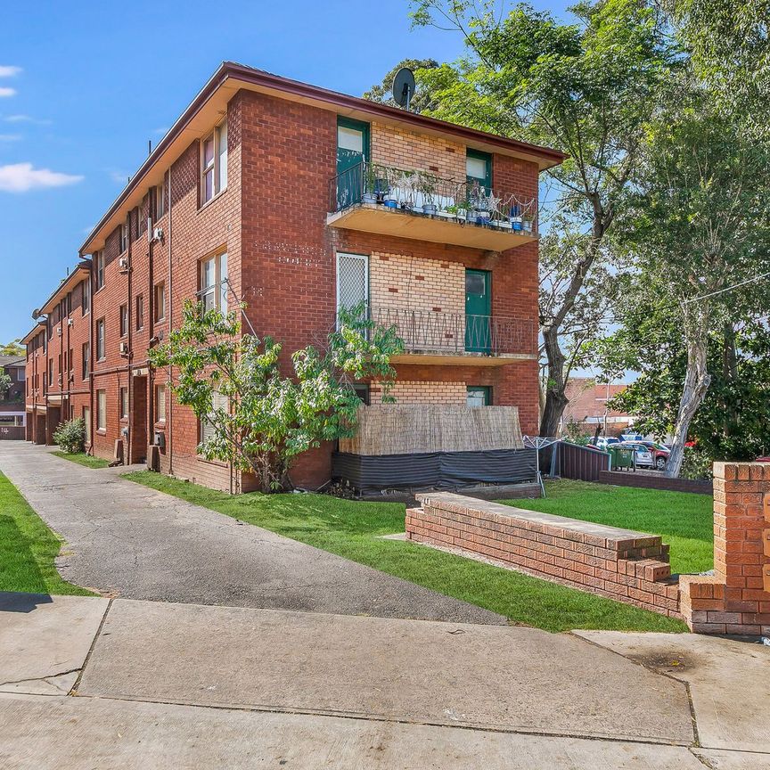 Modern 2 Bedroom Unit in Convenient Location - Photo 1