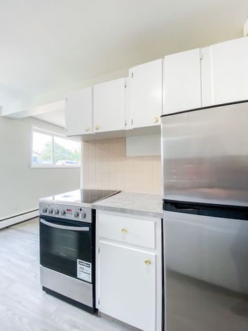 9550 & 9604 129B Ave, Alberta, T5E 0P8, Edmonton - Photo 3