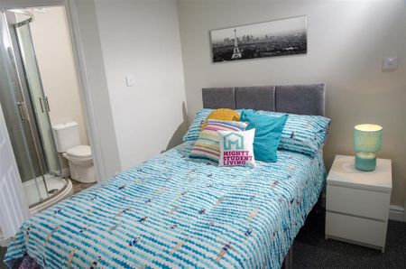 7 bedroom private hall to rent - Photo 2