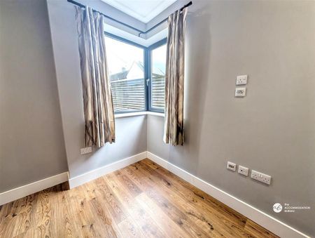 4 bedroom detached house to rent - Photo 3