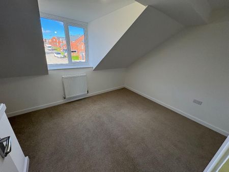 3 bedroom semi-detached house to rent - Photo 2