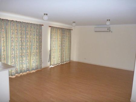 Modern Comfort in a Prime Ridgehaven Location - Photo 2