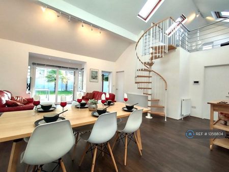 3 bedroom detached house to rent - Photo 2