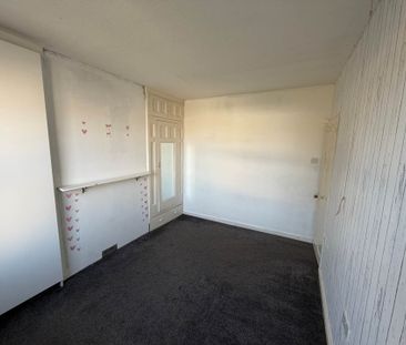 Waterloo Road, Shoeburyness - Photo 2