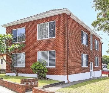 Apartment with 2 bedrooms & 1 bathroom - Photo 2