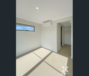 Immaculate 4 Bedroom Family Home in Rockbank - Photo 3