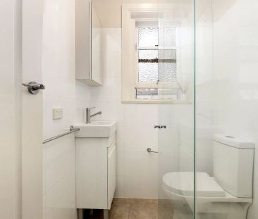 Top Floor Apartment Close to the Beach - Photo 5