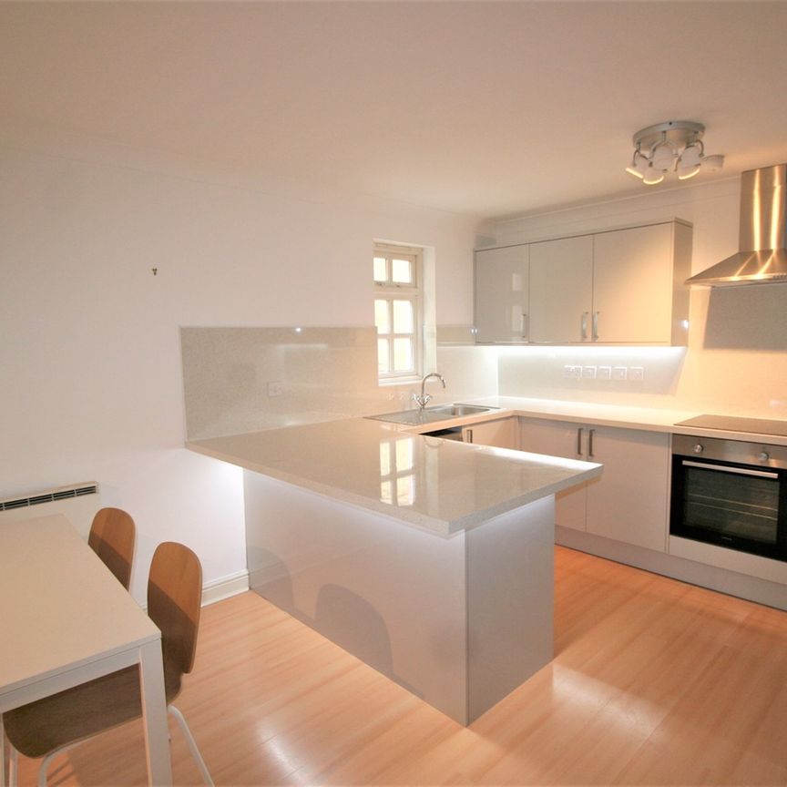 2 Bed Flat, Hadfield Close, M14 - Photo 1