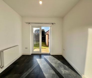 3 bedroom detached house to rent - Photo 3