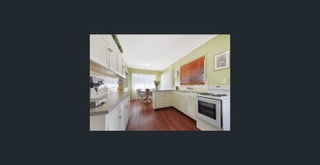 Low Maintenance, Spacious Home with Retro Charm & Room for the Whole Family! - Photo 4