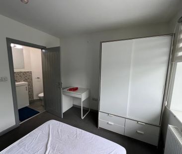Room in a Shared House, Fairleigh, S2 - Photo 3
