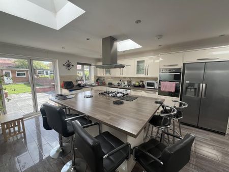 1 bedroom in a house share to rent - Photo 5