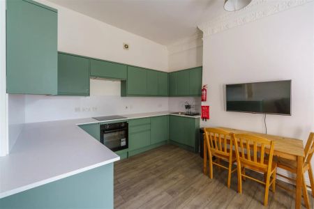 4 bed apartment to rent in North Bank, Jesmond, NE2 - Photo 4