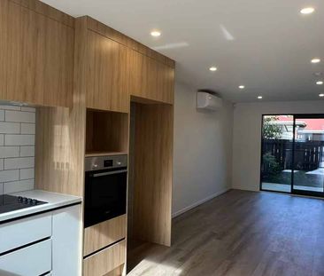 Modern Townhouse in Half Moon Bay – Great Location - Photo 4