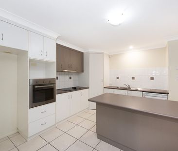 Secure & Spacious 2 Bedroom Brick Unit - Photo 6