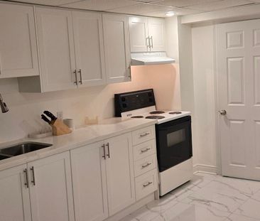 For Lease - 463 Commonwealth Circle, Mississauga, Ontario - Photo 6