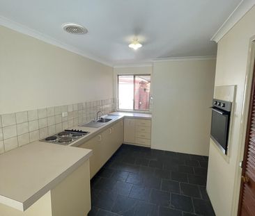 Spacious Two Bedroom Unit to call home! - Photo 4