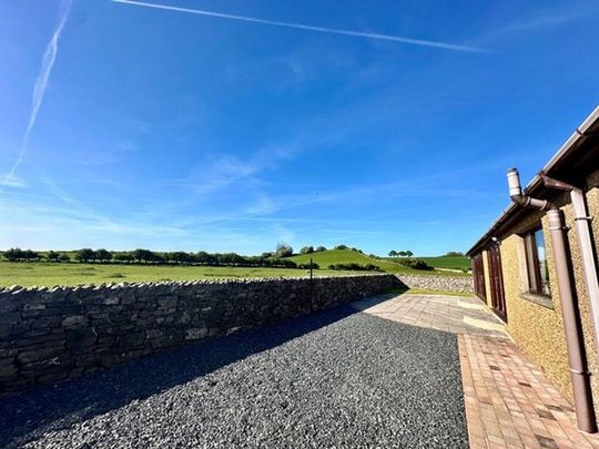 2 bedroom bungalow to rent - Photo 1