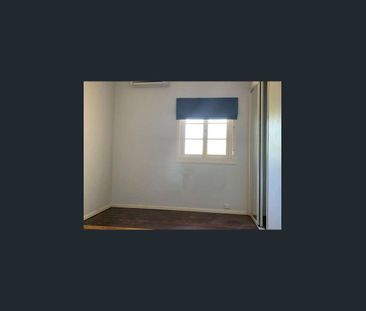 3 bedroom house on quiet street - Photo 1