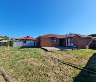 THREE BEDROOM HOME IN A GREAT POSITION! - Photo 6