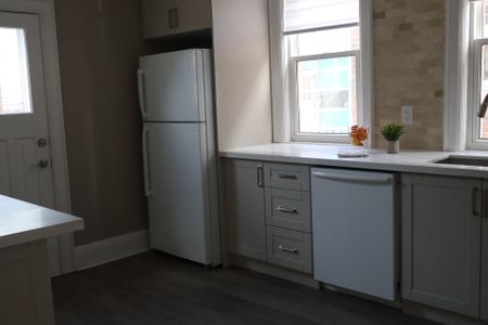 For Lease - 207 Oakwood Avenue, Toronto, Ontario - Photo 5