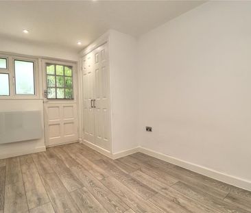 Bonsey Lane, Woking - 1 bedroomProperty for lettings - Seymours - Photo 2