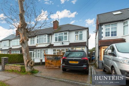 Henley Avenue, North Cheam , SM3 9SA - Photo 4