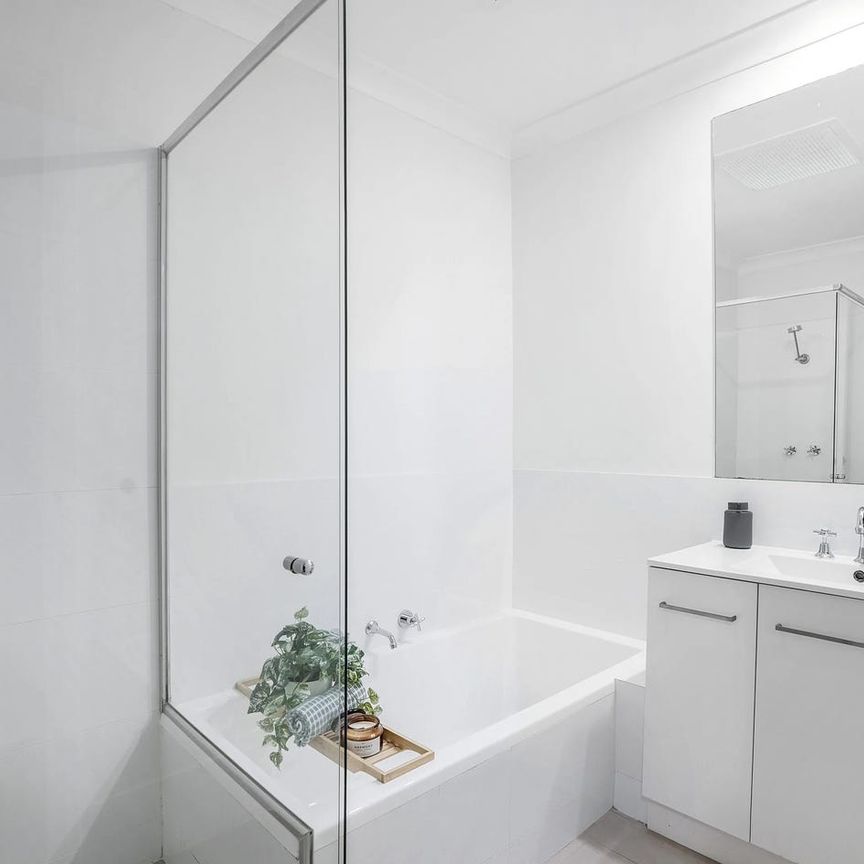 Spacious 3-Bedroom Villa in Prime Como Location - Photo 1