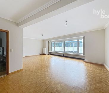 Centraal gelegen, ruim 3 slaapkamer appartement - Photo 6