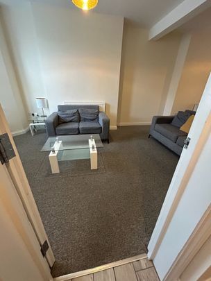 4 Bed Terraced House, Stoke Lane, BS9 - Photo 1