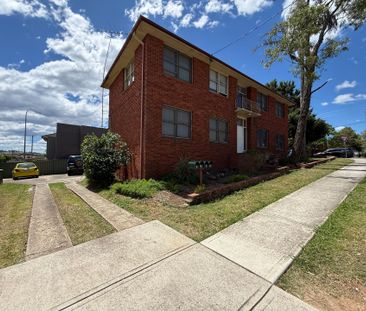 Freshly renovated in Prime Campbelltown Location - Photo 4