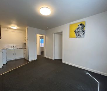 2 / 15 Howe Street, MURRUMBEENA - Photo 1