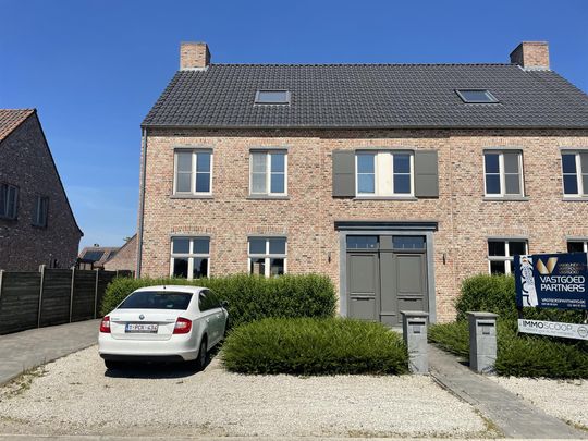 Gezinswoning 4 slaapkamers met tuin en garage - Photo 1