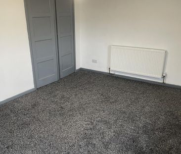 5 bedroom semi-detached house to rent - Photo 5