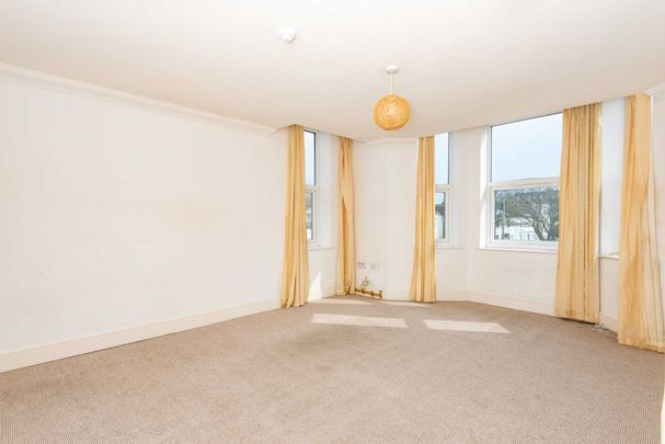 Traslyn Court, 15a Selden Road - Photo 1