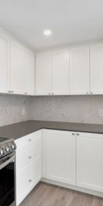 The Shoreland - Photo 3