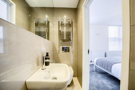 7 bedroom terraced house to rent - Photo 3