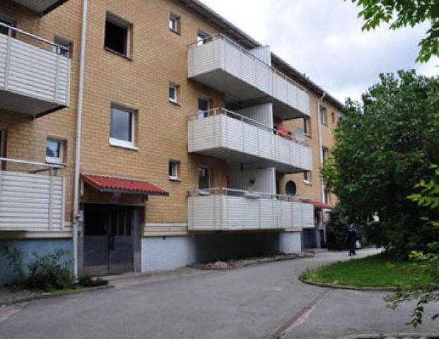 Decembergatan 15 - Foto 1