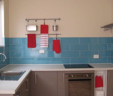Ground Floor Apartment- Walking Distance To Alfrieda Street Precinct - Photo 5