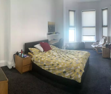 8 bedroom terraced house to rent - Photo 3