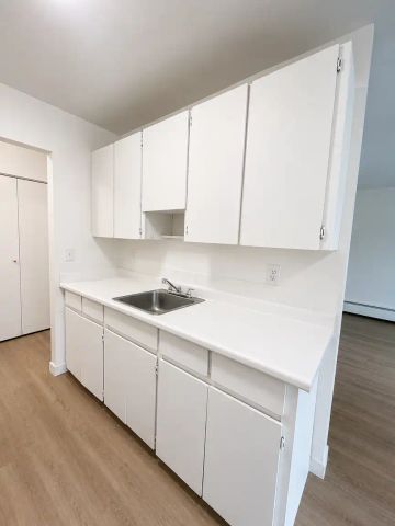 The Woodway — 1 Bedroom - Photo 2