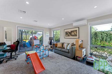 54 Tallara Parkway, Narrabundah ACT 2604 - House For Rent | Domain - Photo 3