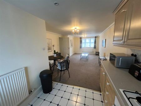 2 bedroom apartment to rent - Photo 3