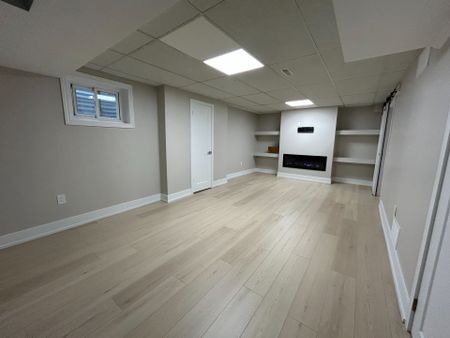 For Lease - 467 Fendalton Street, Mississauga, Ontario - Photo 4