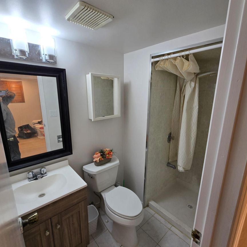 For Lease - 129 Huntington Park Drive, Markham, Ontario - Photo 1