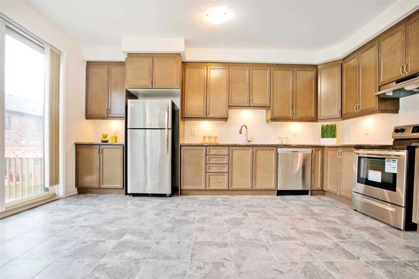 For Lease - 16 Casely Avenue, Richmond Hill, Ontario - Photo 1