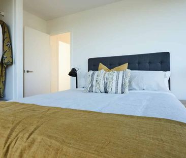 FURNISHED 2 Bed + 2 Bath Apartment - Photo 3